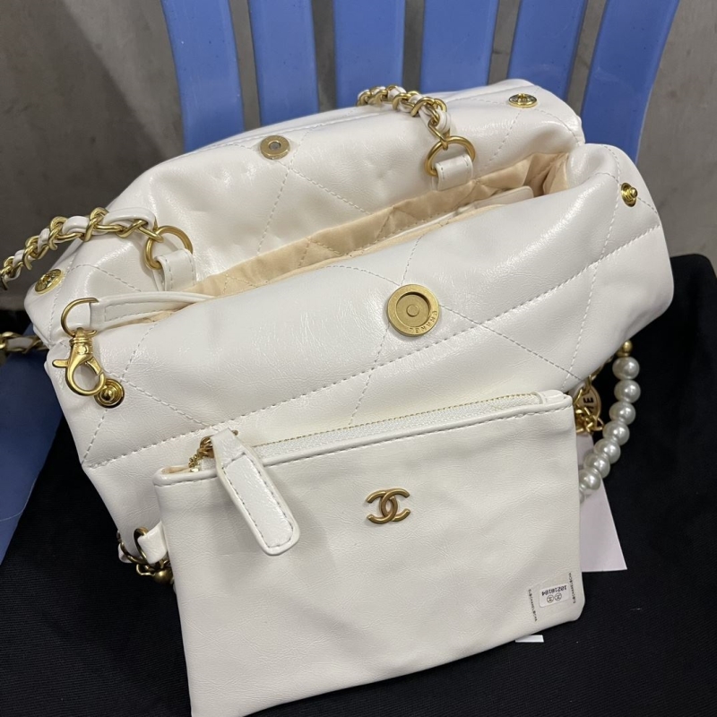 Ch**el hobo 22 bags